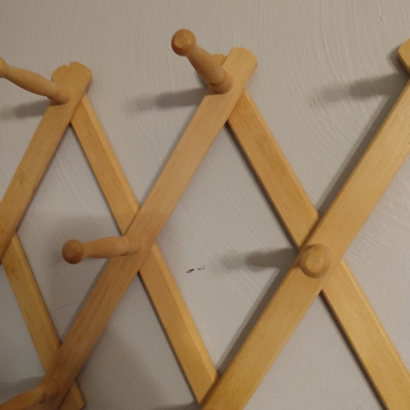 Nevco Oak accordion 10 peg rack - Picture 6 of 8
